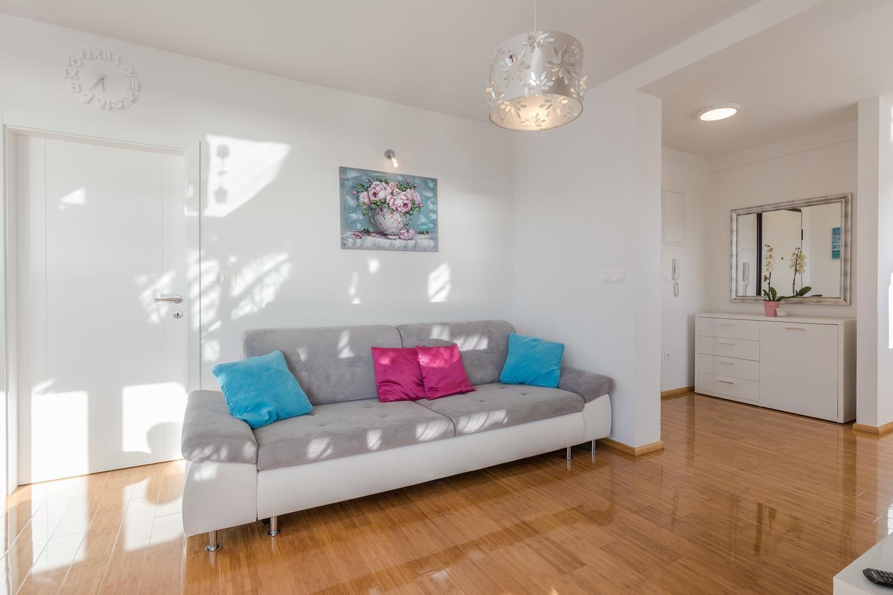 דירות נובליה Fucshia Dreams, Brand New Penthouse For 8 מראה חיצוני תמונה
