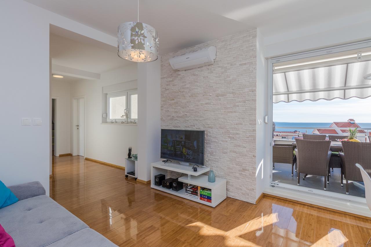 דירות נובליה Fucshia Dreams, Brand New Penthouse For 8 מראה חיצוני תמונה